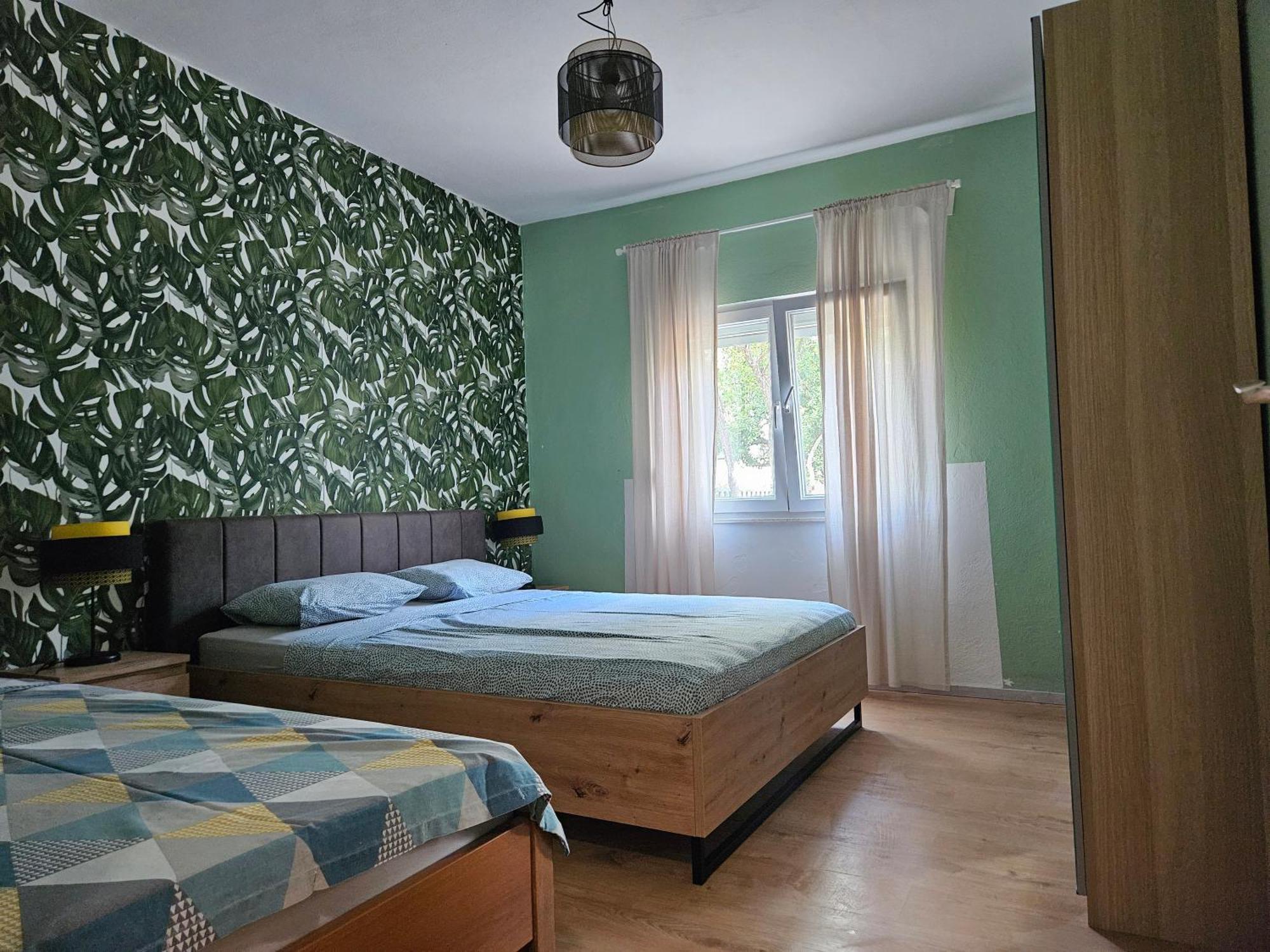 Apartmani Ljuba 罗戈兹尼察 外观 照片